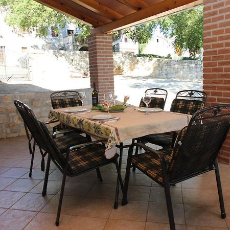 Holiday Home Vinkovic Πόρετς Εξωτερικό φωτογραφία
