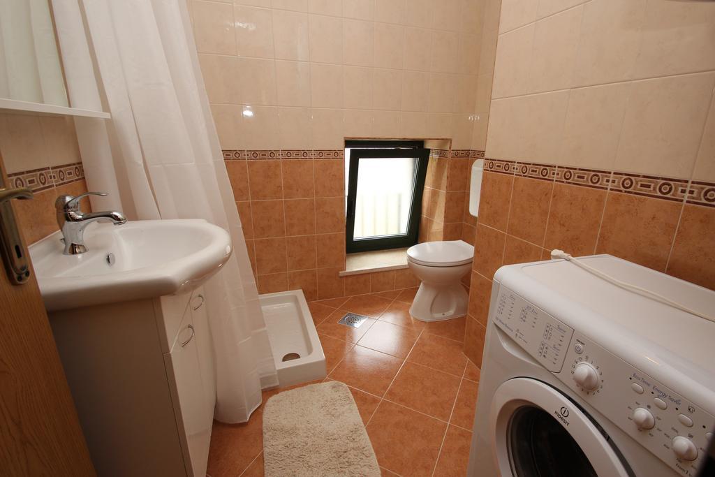 Holiday Home Vinkovic Πόρετς Εξωτερικό φωτογραφία
