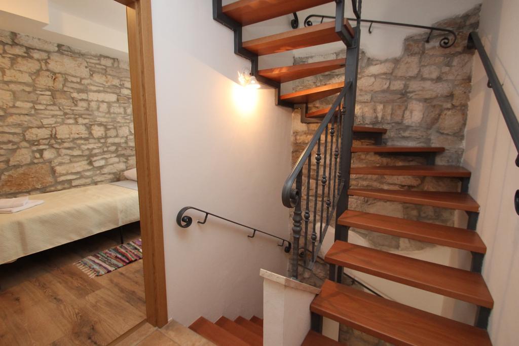 Holiday Home Vinkovic Πόρετς Εξωτερικό φωτογραφία