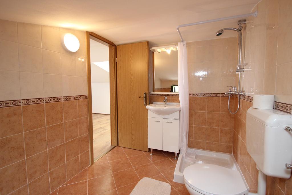 Holiday Home Vinkovic Πόρετς Εξωτερικό φωτογραφία