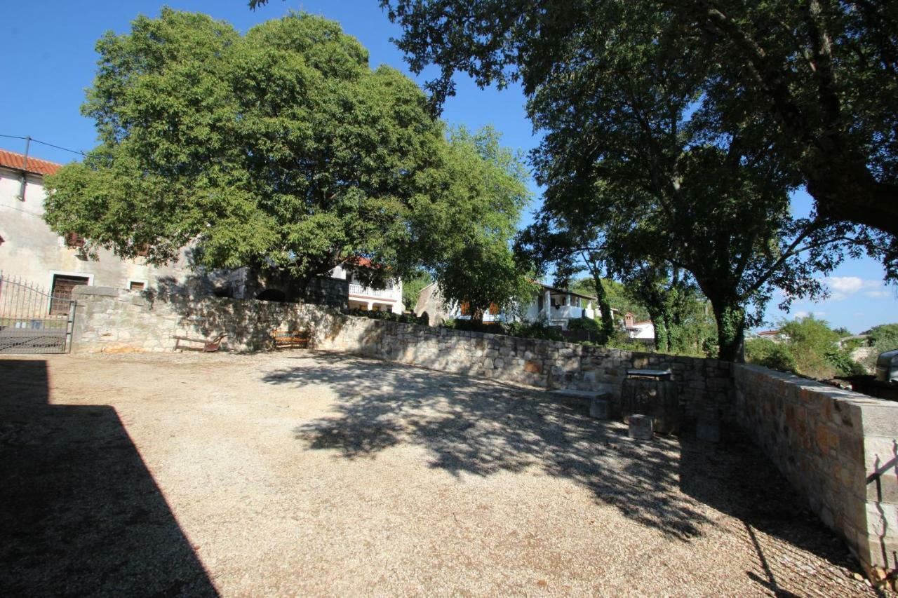 Holiday Home Vinkovic Πόρετς Εξωτερικό φωτογραφία